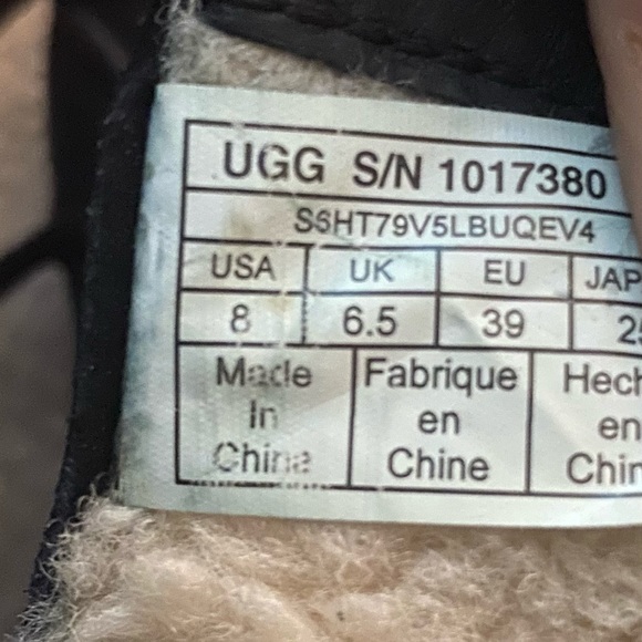 UGG Boots - Picture 7 of 7